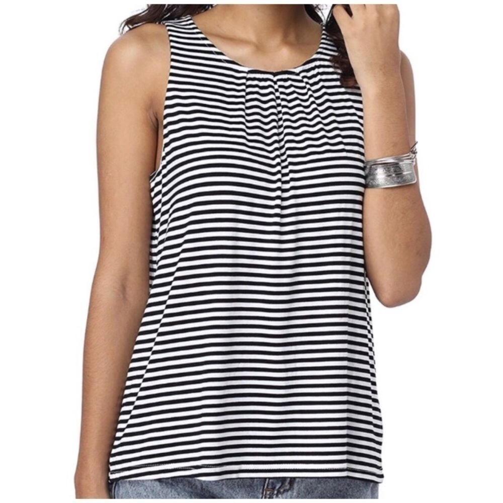 𝅺igenjun Black and White Striped Sleeveless Top